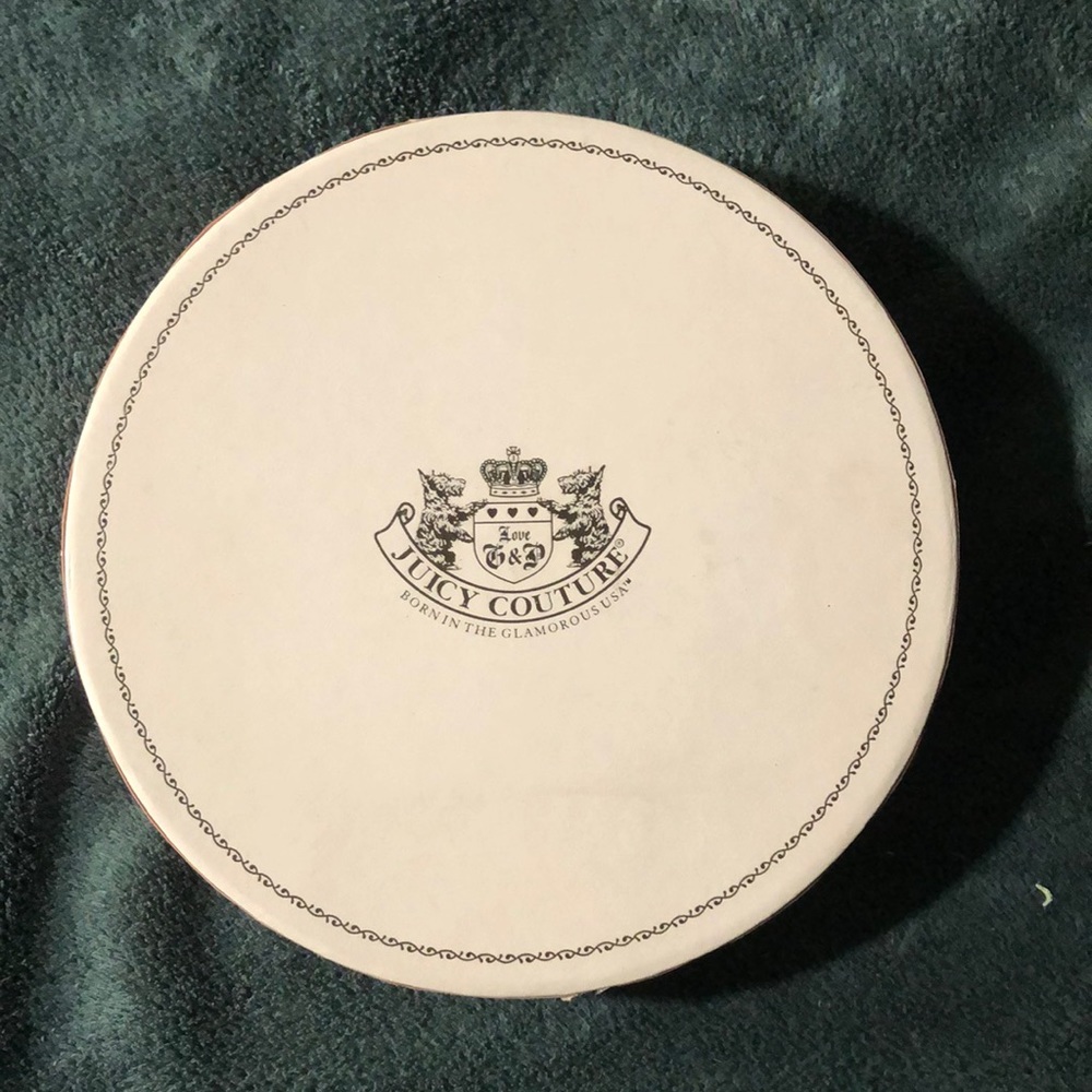 SUPER RARE, superb condition Juicy Couture bracelet set. - Picture 2 of 5